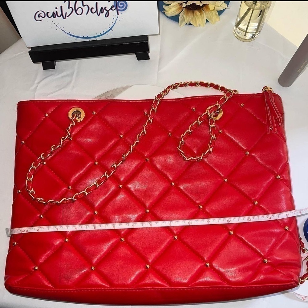 Y & S Vintage Red Quilted Tassel Purse w/Gold Braid Straps. - Picture 4 of 10